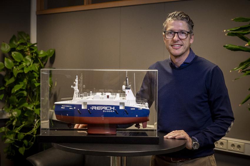 Han leder byggingen av verdens mest avanserte fartøyer